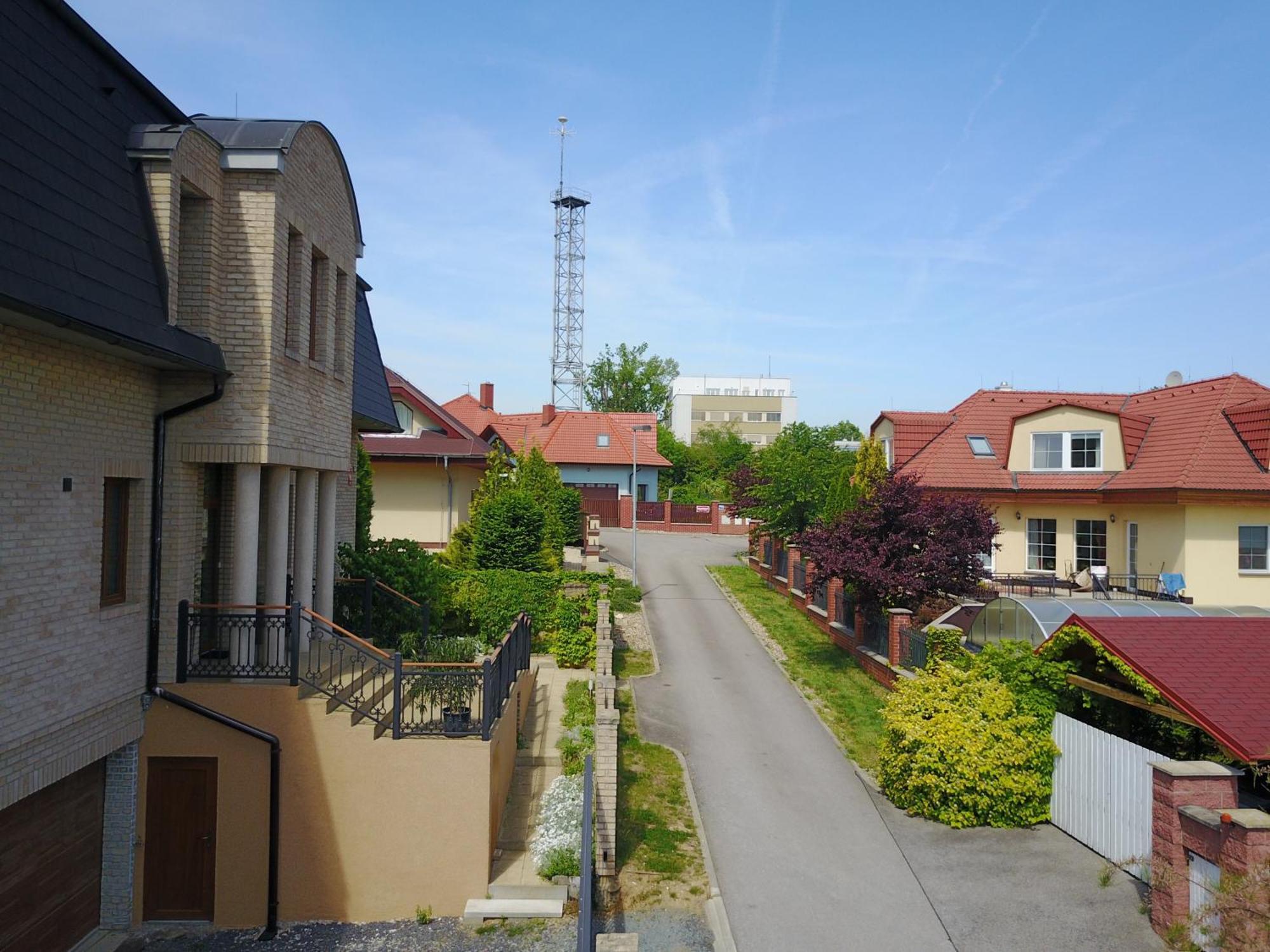 פראג Villa Homestay Nad Helmrovkou מראה חיצוני תמונה
