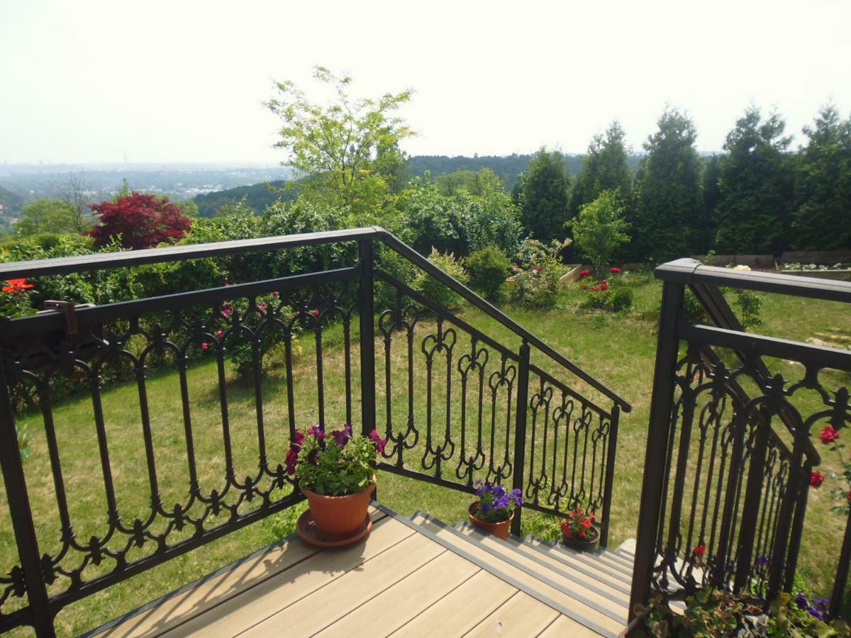 פראג Villa Homestay Nad Helmrovkou מראה חיצוני תמונה